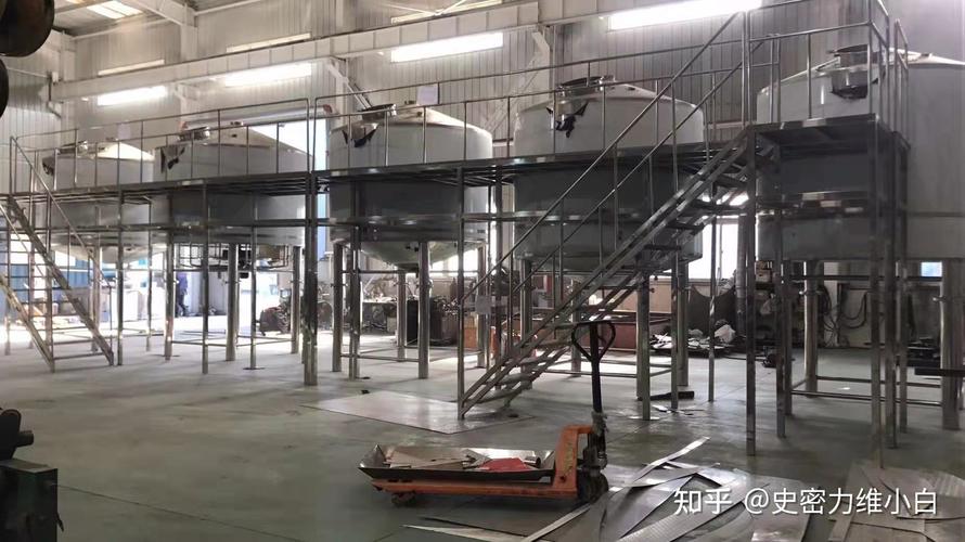 年产2000吨的精酿啤酒设备工厂需要多大的设备配置 - 